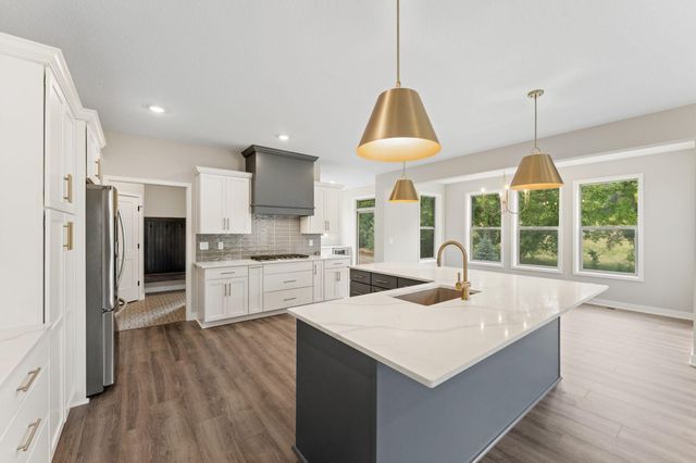 7624 22nd Avenue E, Shakopee, MN 55379