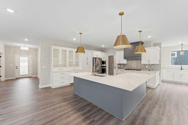 7624 22nd Avenue E, Shakopee, MN 55379