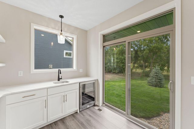 7624 22nd Avenue E, Shakopee, MN 55379