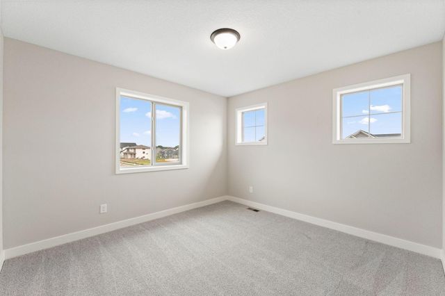 7624 22nd Avenue E, Shakopee, MN 55379