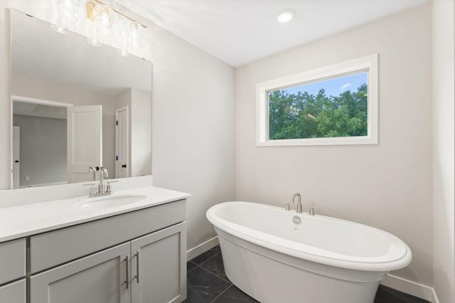 7624 22nd Avenue E, Shakopee, MN 55379