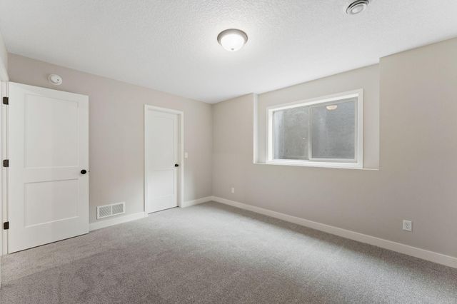 7624 22nd Avenue E, Shakopee, MN 55379