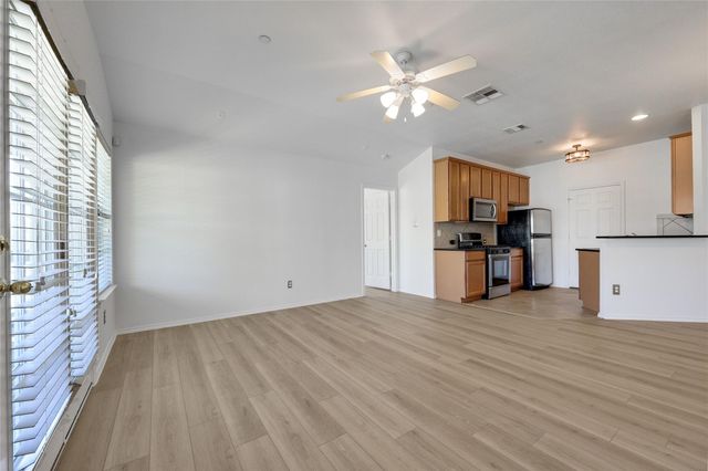 9201 Brodie LN 2501, Austin, TX 78748