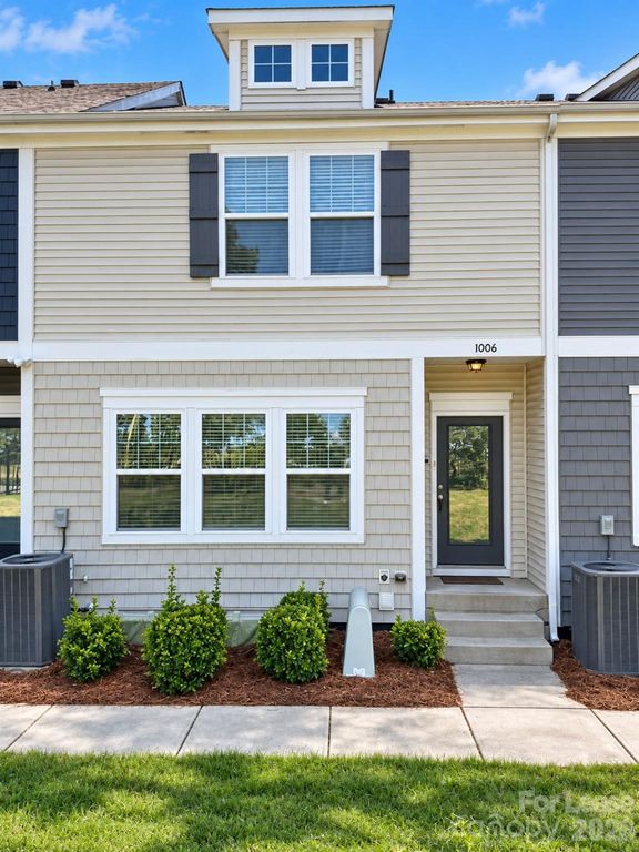 1006 Sharon Towns Drive, Charlotte, NC 28210