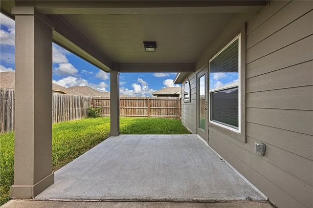 7714 Pruet Dr, Corpus Christi, TX 78414