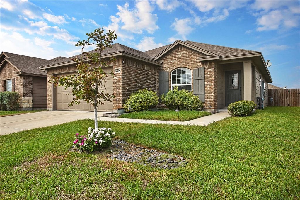7714 Pruet Dr, Corpus Christi, TX 78414