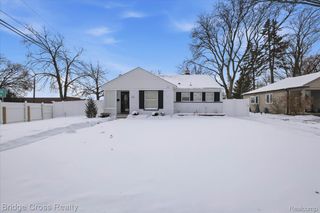 2896 Dorchester Road, Birmingham, MI 48009