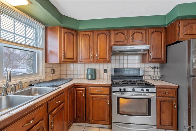 907 Leroy Road, Cicero, NY 13212