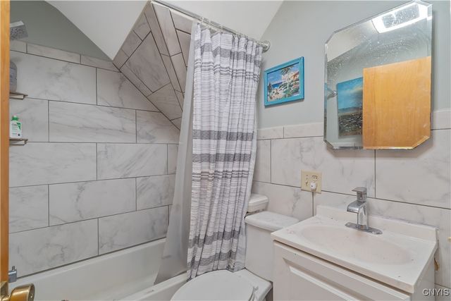 907 Leroy Road, Cicero, NY 13212