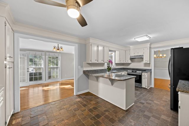 17 Plantation Circle, Summerville, SC 29485