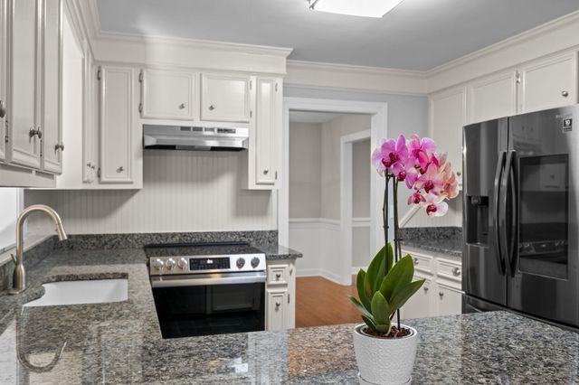 17 Plantation Circle, Summerville, SC 29485