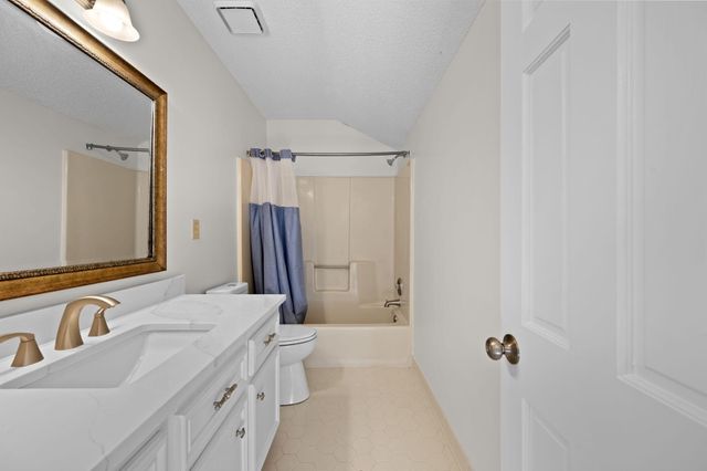 17 Plantation Circle, Summerville, SC 29485