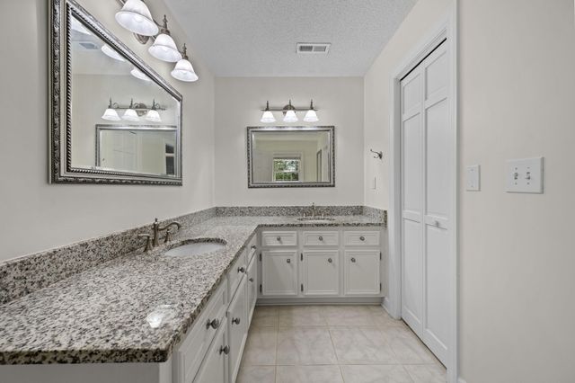 17 Plantation Circle, Summerville, SC 29485