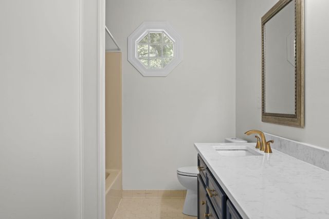 17 Plantation Circle, Summerville, SC 29485