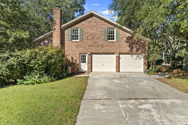 17 Plantation Circle, Summerville, SC 29485