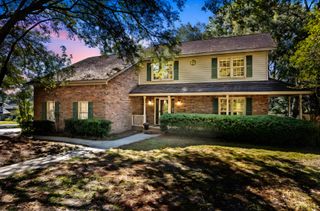 17 Plantation Circle, Summerville, SC 29485