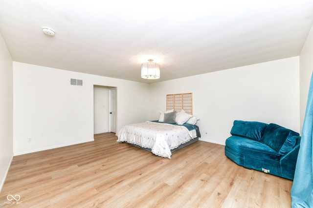 7260 W 93rd Street, Zionsville, IN 46077