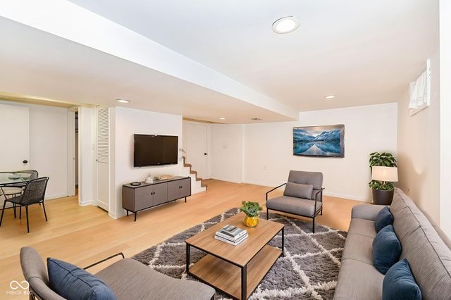 7260 W 93rd Street, Zionsville, IN 46077