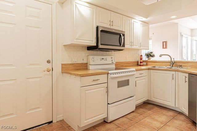 622 Mirror Lakes Falls CT, Lehigh Acres, FL 33974