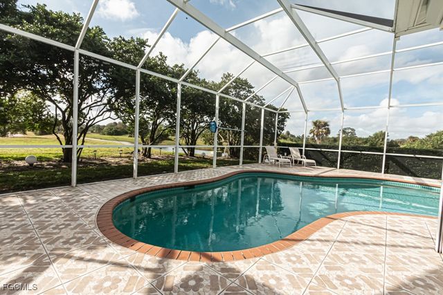 622 Mirror Lakes Falls CT, Lehigh Acres, FL 33974