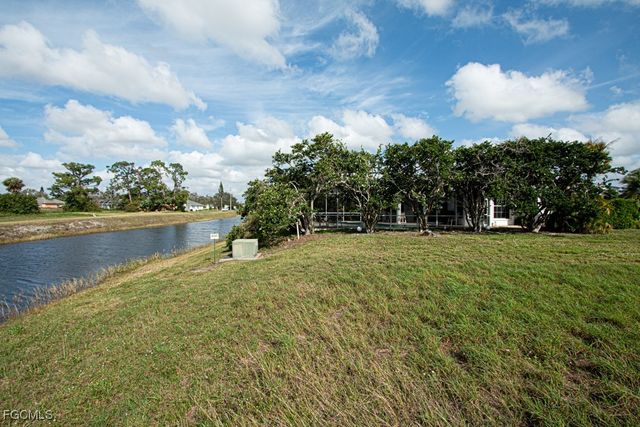 622 Mirror Lakes Falls CT, Lehigh Acres, FL 33974