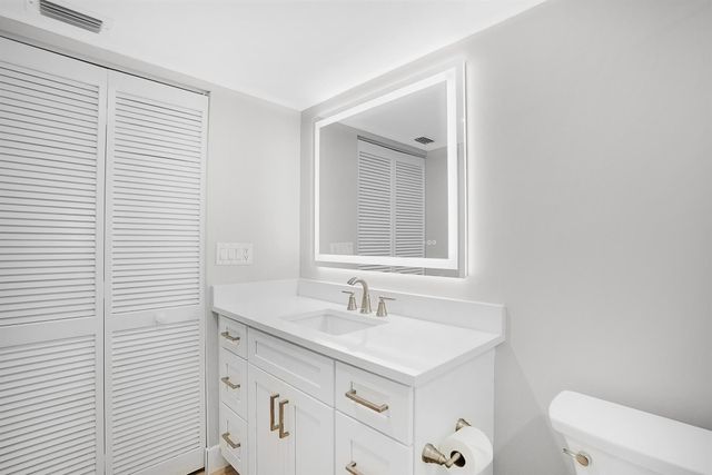 269 NE Edgewater Drive, Stuart, FL 34996