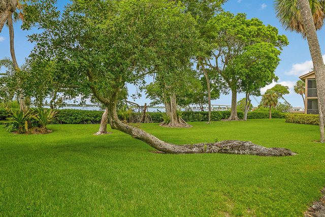 269 NE Edgewater Drive, Stuart, FL 34996