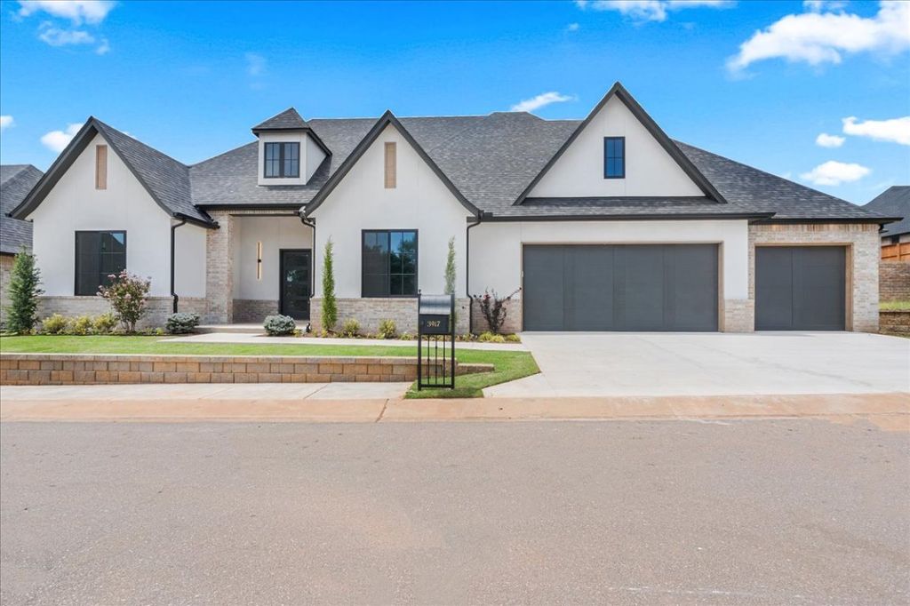 3917 Stone Bluff Way, Edmond, OK 73034