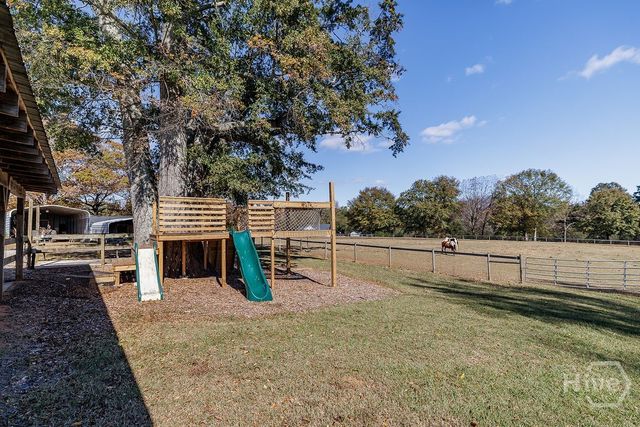 1412 Old Bishop Road, Bishop, GA 30621