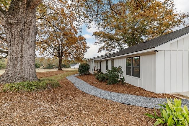 1412 Old Bishop Road, Bishop, GA 30621