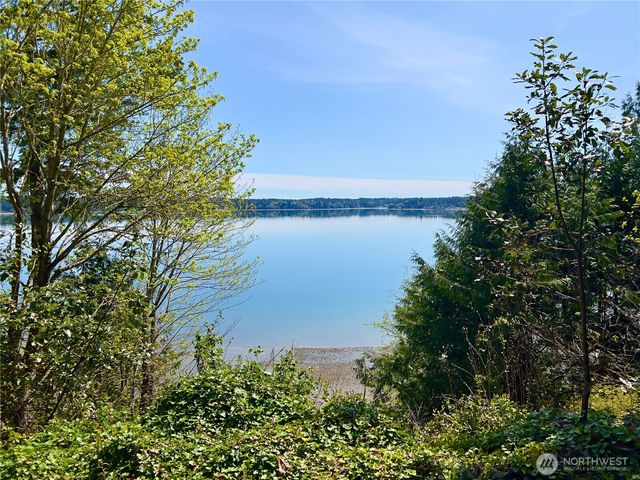 361 SE Totten Shores Drive, Shelton, WA 98584