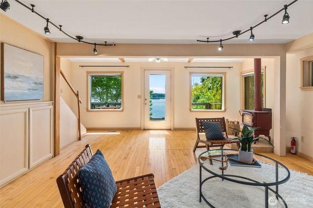 361 SE Totten Shores Drive, Shelton, WA 98584