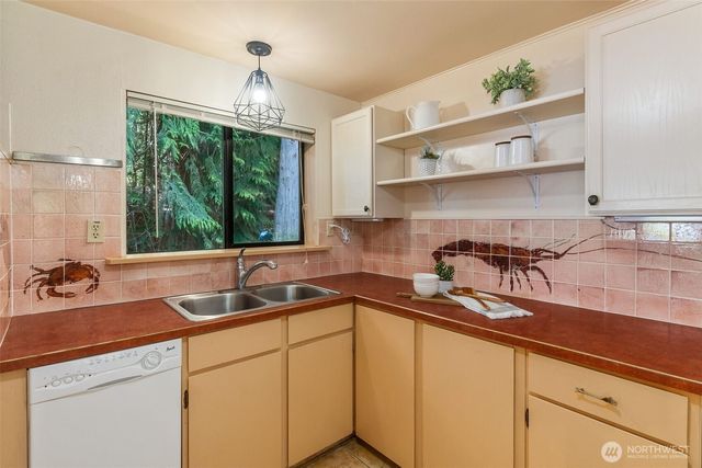 361 SE Totten Shores Drive, Shelton, WA 98584