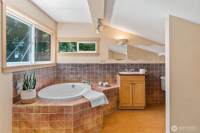 361 SE Totten Shores Drive, Shelton, WA 98584