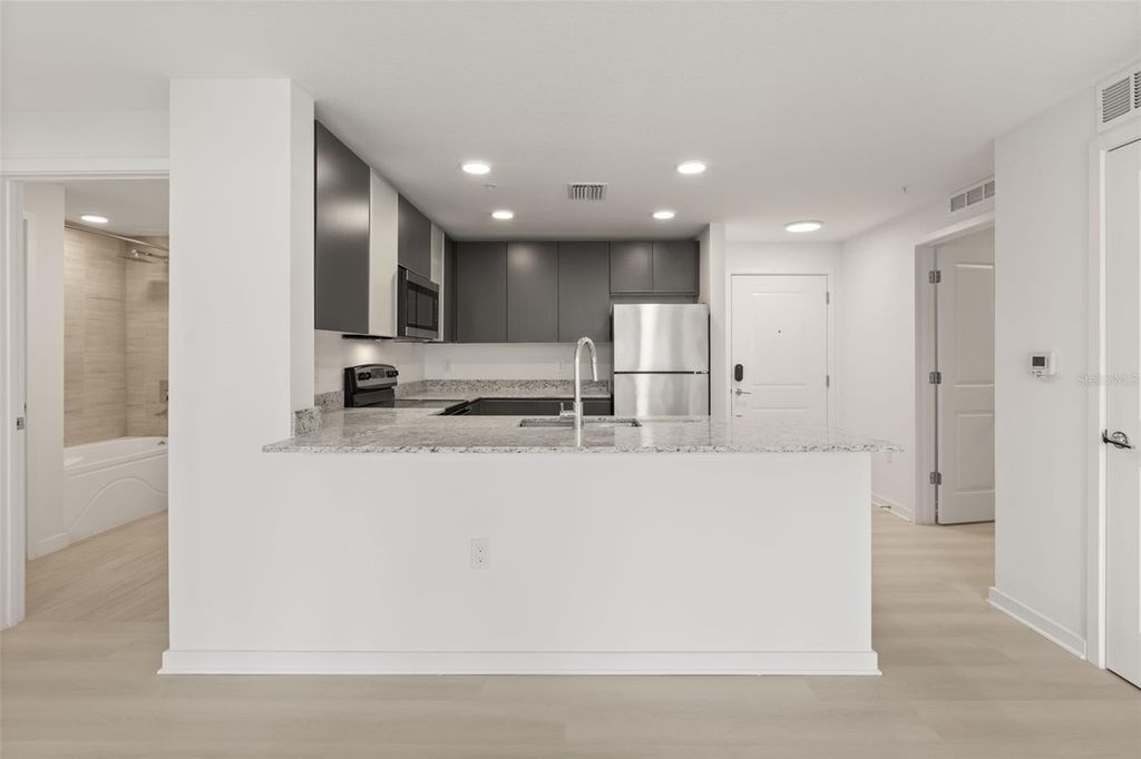 Image 15 of property listing at 5587 MILLENIA PARK BOULEVARD 308, Orlando, FL 32839