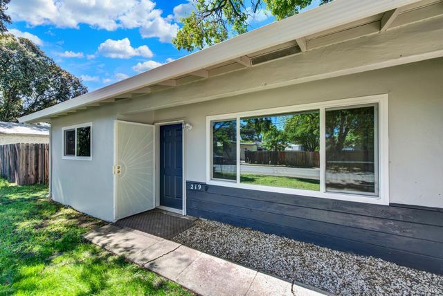 219 Hamilton Dr, Fairfield, CA 94533