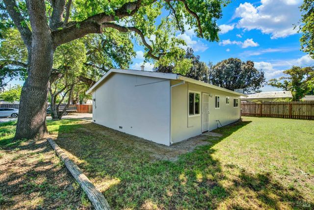 219 Hamilton Dr, Fairfield, CA 94533