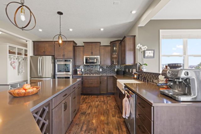 4377 Parkview Circle, Anoka, MN 55303