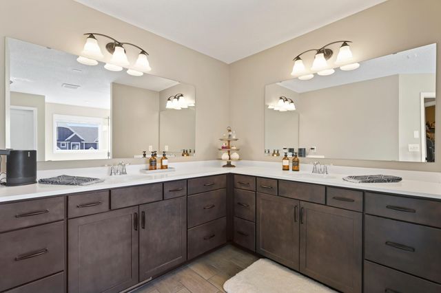 4377 Parkview Circle, Anoka, MN 55303