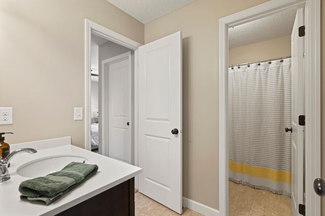 4377 Parkview Circle, Anoka, MN 55303