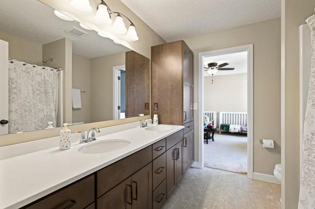 4377 Parkview Circle, Anoka, MN 55303