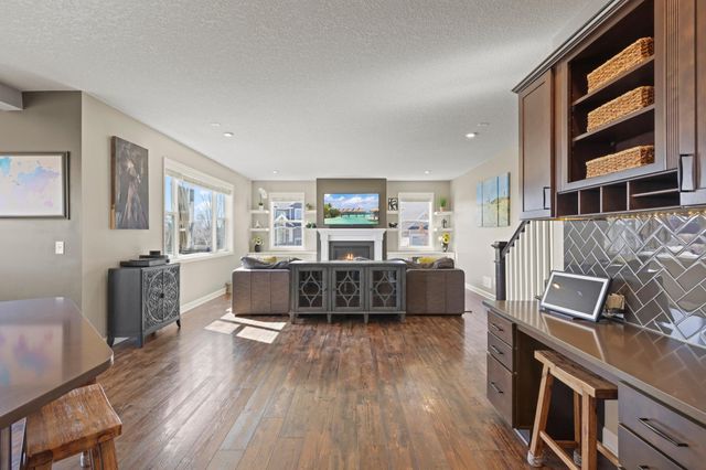 4377 Parkview Circle, Anoka, MN 55303