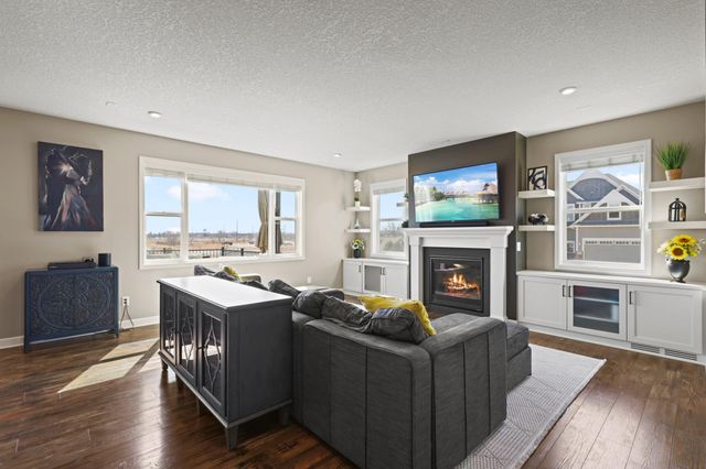 4377 Parkview Circle, Anoka, MN 55303