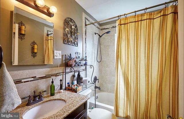 405 N WARWICK ROAD, Lawnside, NJ 08045