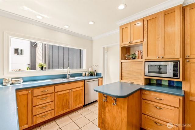 2763 59th Avenue SW, Seattle, WA 98116