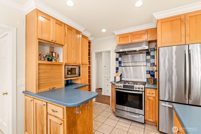 2763 59th Avenue SW, Seattle, WA 98116