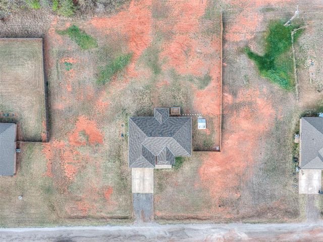 2204 County Street 2976, Blanchard, OK 73010