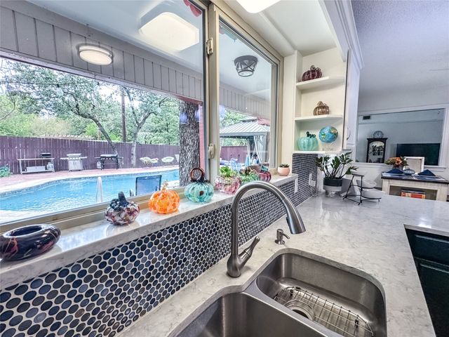 4805 Bonneville Drive, Arlington, TX 76016
