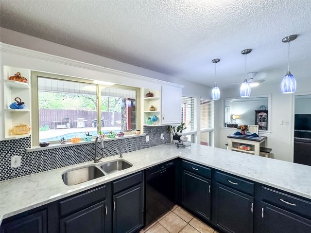 4805 Bonneville Drive, Arlington, TX 76016