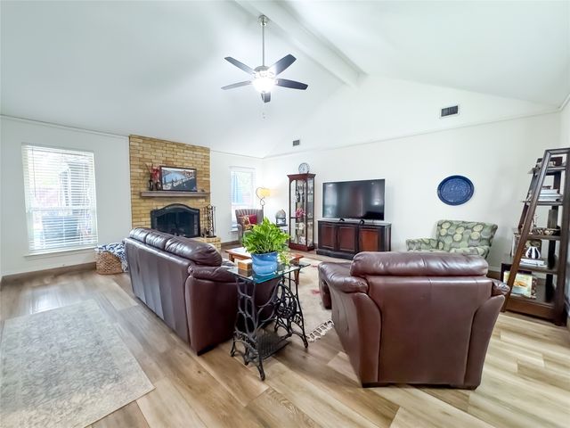 4805 Bonneville Drive, Arlington, TX 76016